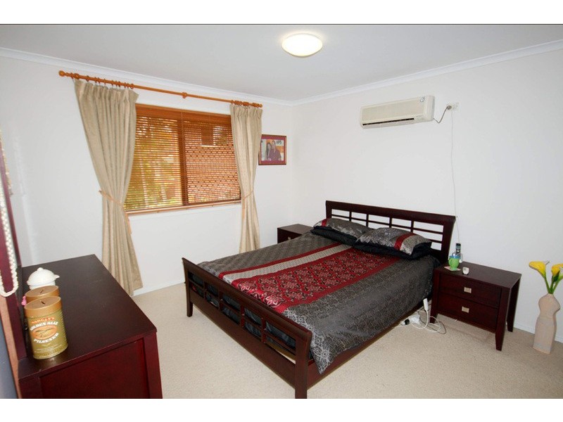 8 Rorymor Court, Highland Park QLD 4211