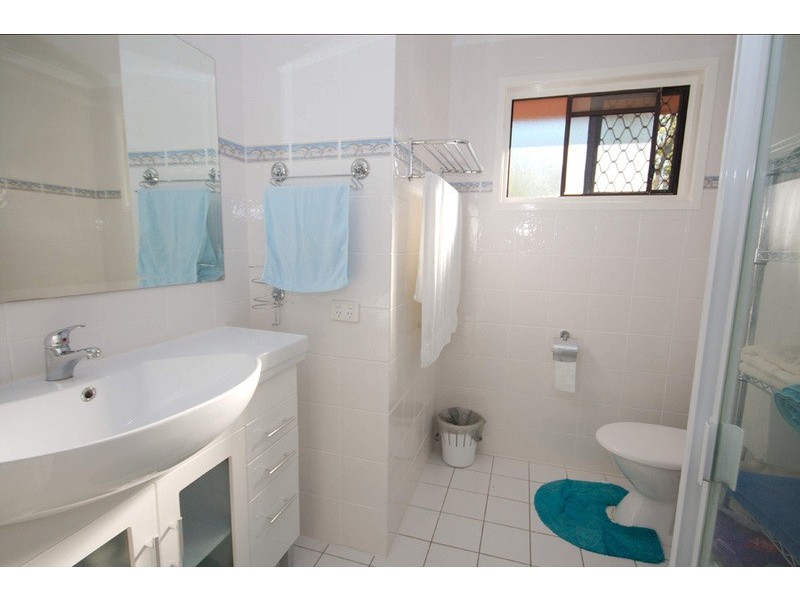 8 Rorymor Court, Highland Park QLD 4211