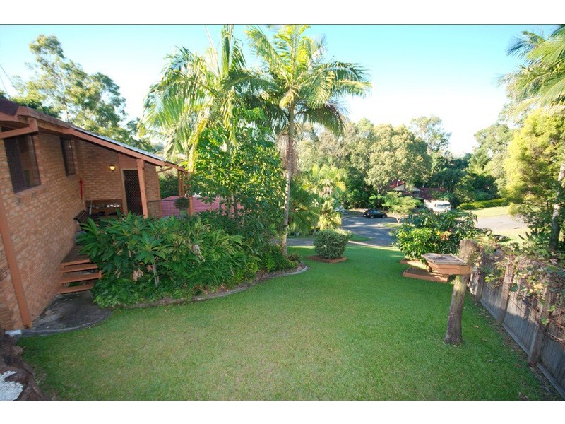 8 Rorymor Court, Highland Park QLD 4211