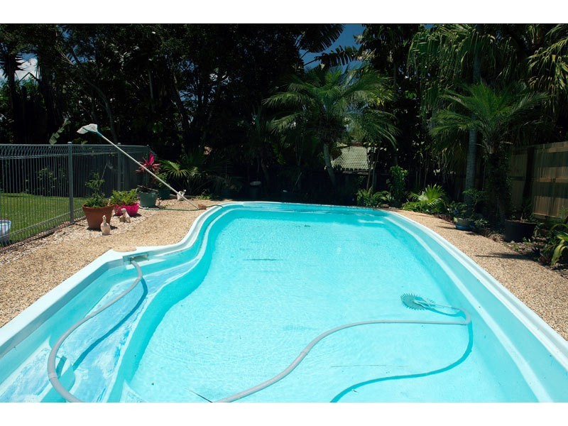 97 Hinkler Drive, Highland Park QLD 4211