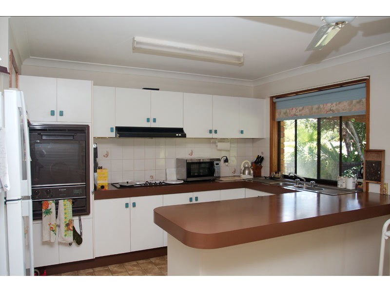 97 Hinkler Drive, Highland Park QLD 4211
