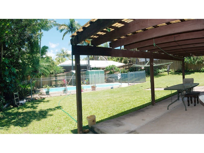 97 Hinkler Drive, Highland Park QLD 4211