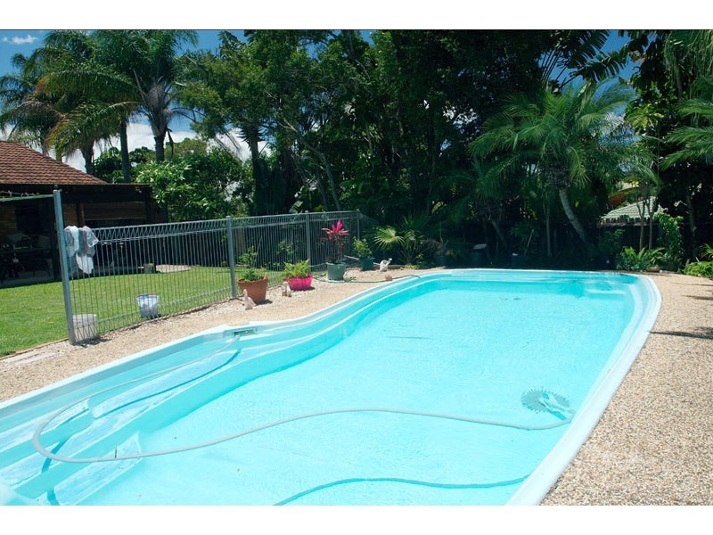 97 Hinkler Drive, Highland Park QLD 4211