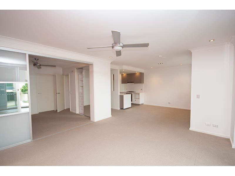 4013/3027 The Boulevard, Carrara QLD 4211