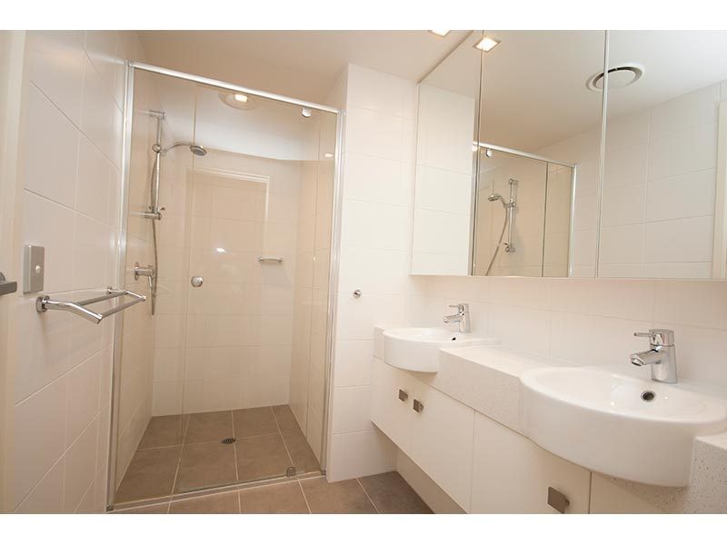 4013/3027 The Boulevard, Carrara QLD 4211