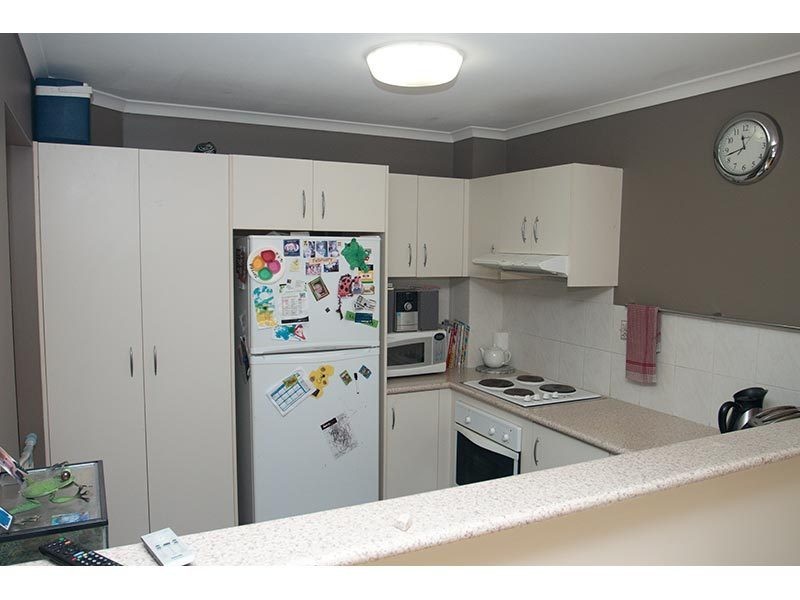 2/102 Alexander Drive, Highland Park QLD 4211