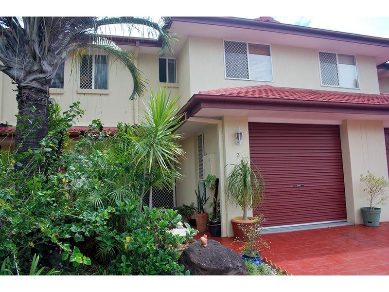 2/102 Alexander Drive, Highland Park QLD 4211