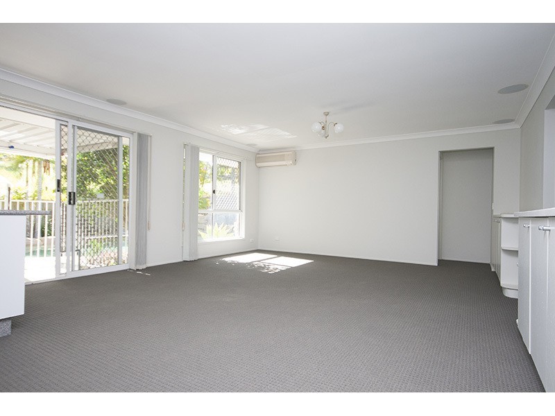 8 Richfield Close, Nerang QLD 4211