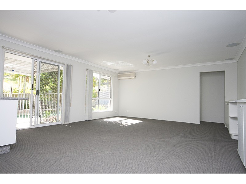 8 Richfield Close, Nerang QLD 4211