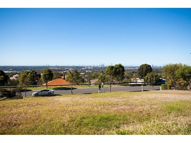 65 Armstrong Way, Highland Park QLD 4211