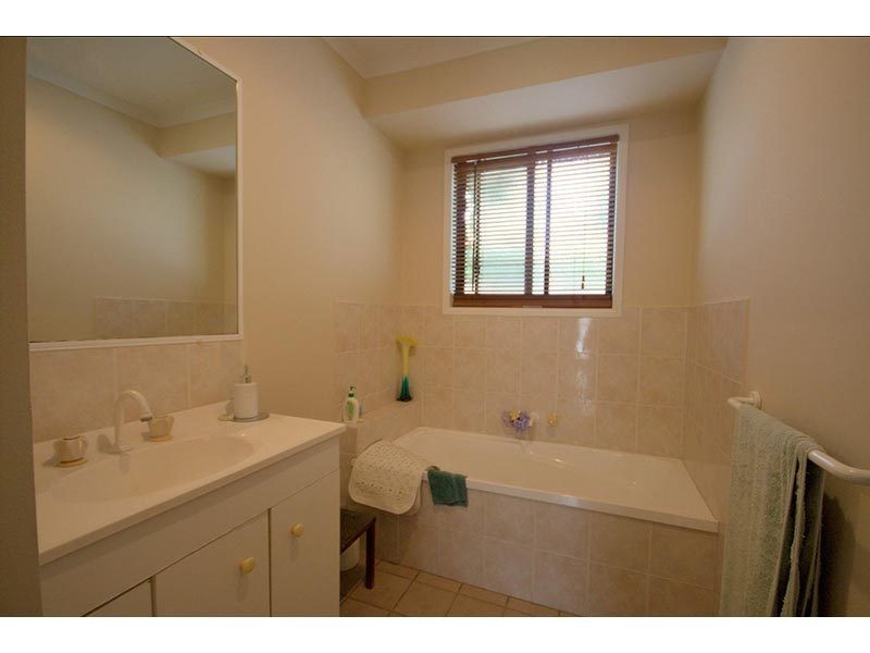 12 Oakdale Avenue, Nerang QLD 4211