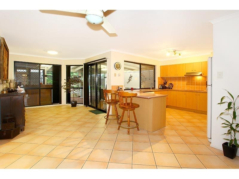 19 Urangan Court, Helensvale QLD 4212