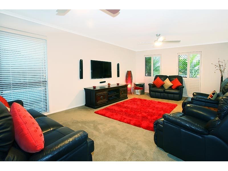 19 Urangan Court, Helensvale QLD 4212