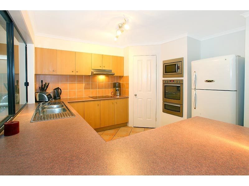 19 Urangan Court, Helensvale QLD 4212