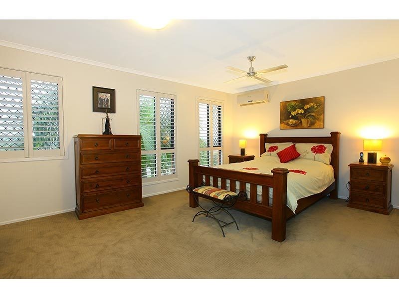 19 Urangan Court, Helensvale QLD 4212