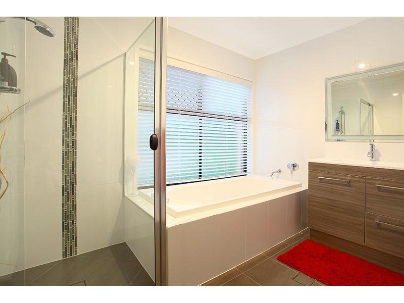 19 Urangan Court, Helensvale QLD 4212