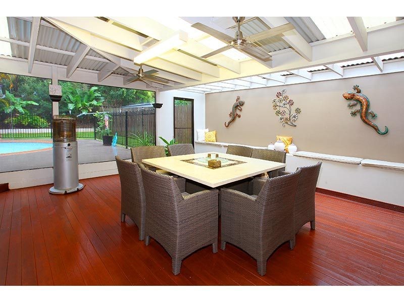 19 Urangan Court, Helensvale QLD 4212