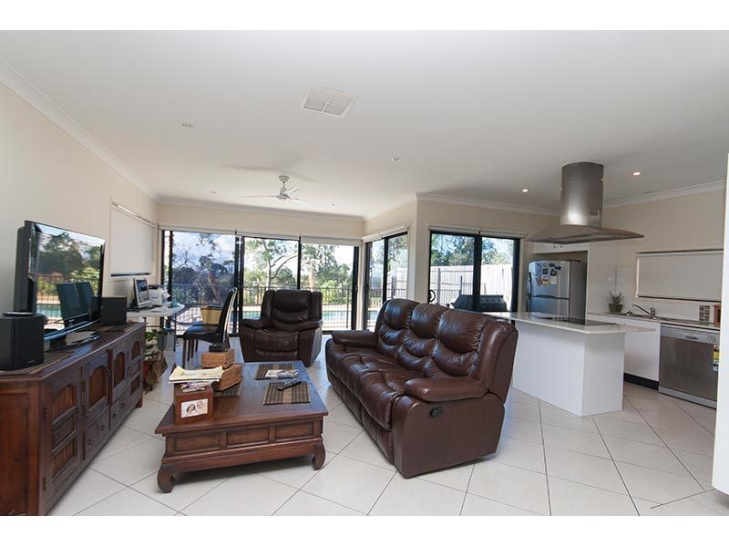 17 Zane Street, Molendinar QLD 4214