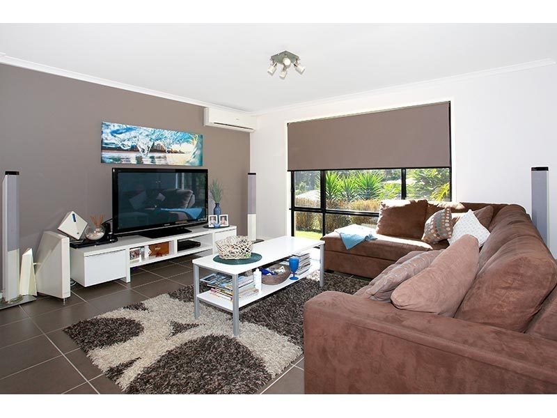 5 Lookout Place, Mount Nathan QLD 4211