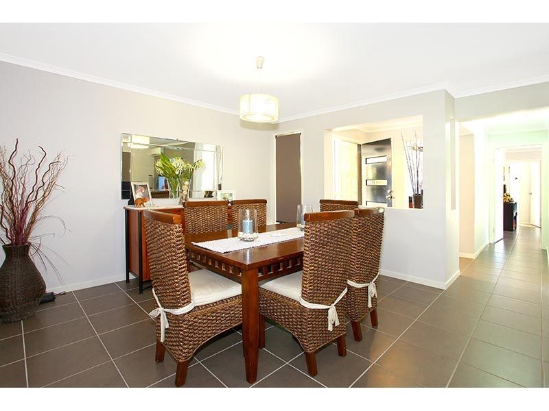 5 Lookout Place, Mount Nathan QLD 4211