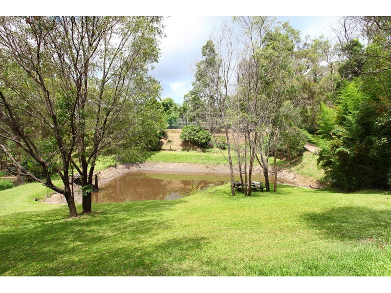 Gaven QLD 4211