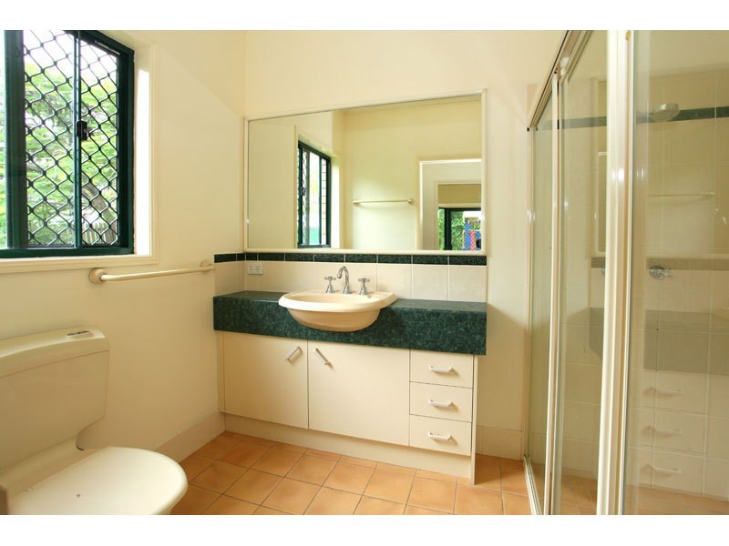 Gaven QLD 4211