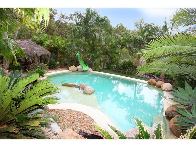 Gaven QLD 4211
