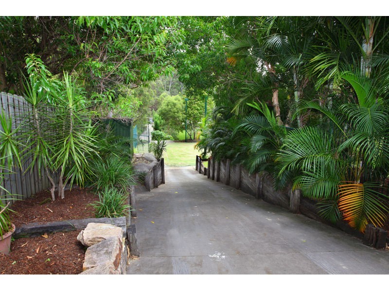 Gaven QLD 4211