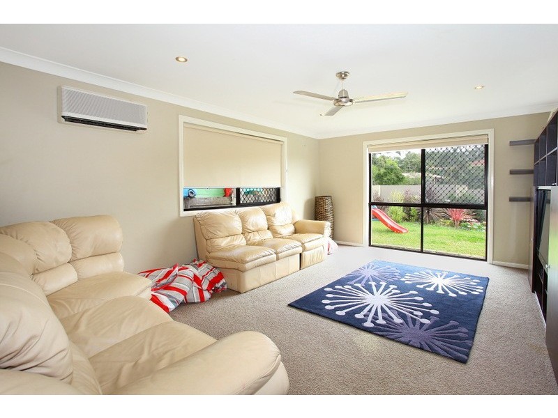 23 Perth Square, Highland Park QLD 4211