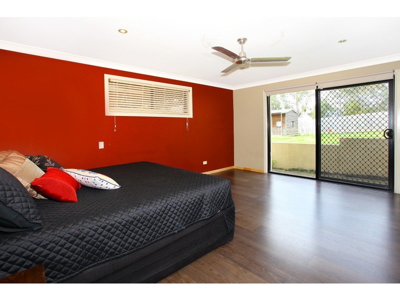 23 Perth Square, Highland Park QLD 4211