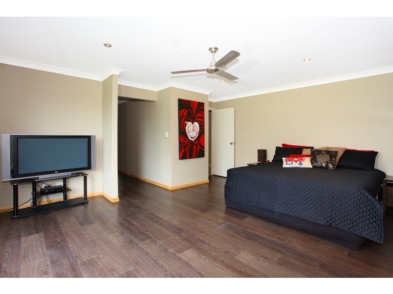 23 Perth Square, Highland Park QLD 4211