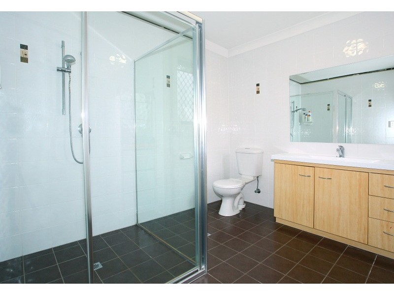 23 Perth Square, Highland Park QLD 4211