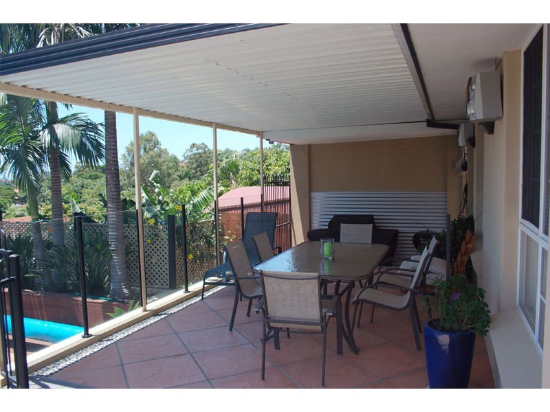 18 Jabiluka Drive, Highland Park QLD 4211