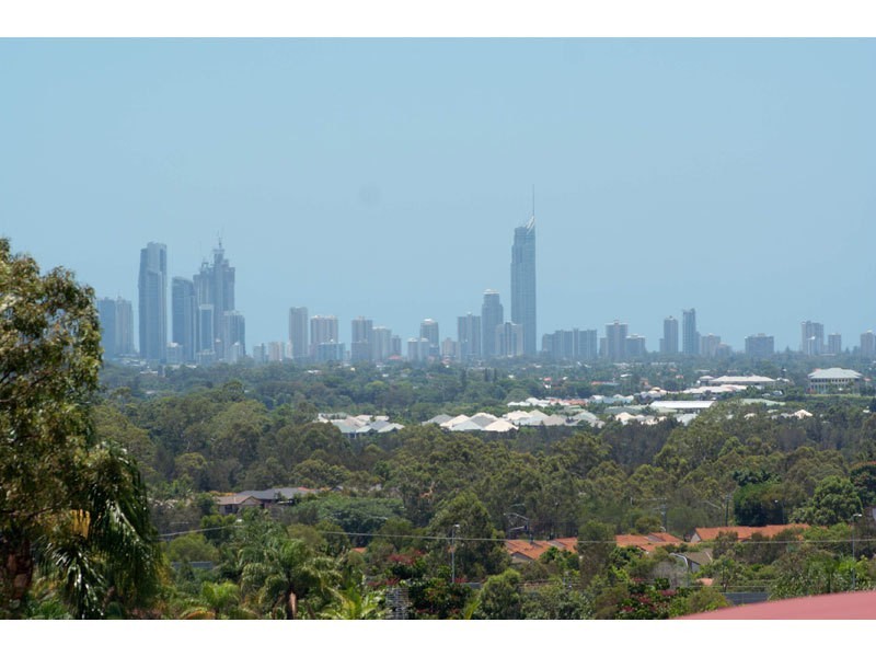 18 Jabiluka Drive, Highland Park QLD 4211