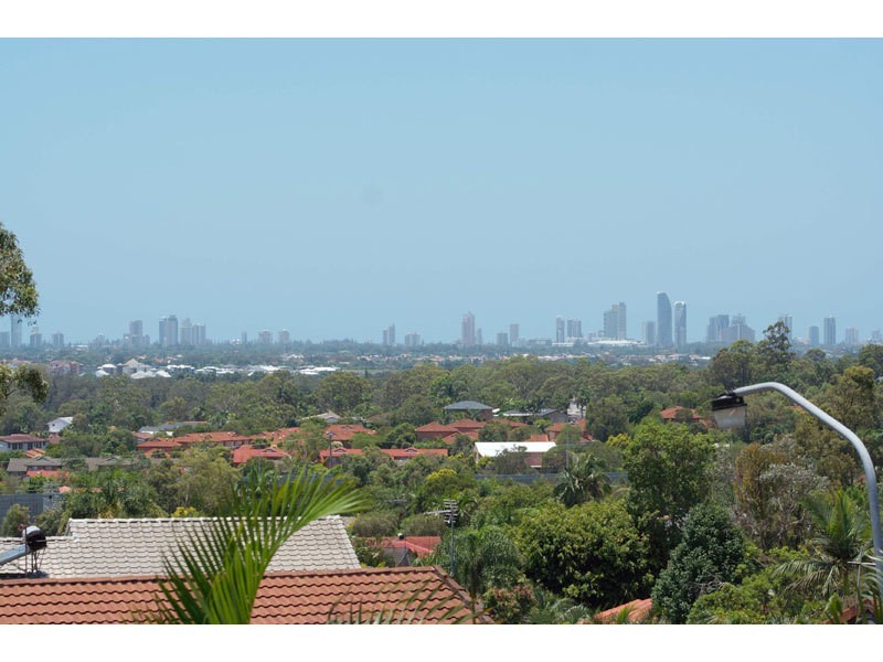 18 Jabiluka Drive, Highland Park QLD 4211
