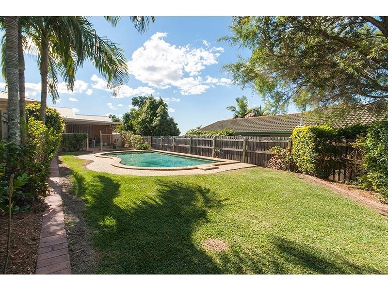 10 Nottingham Place, Highland Park QLD 4211