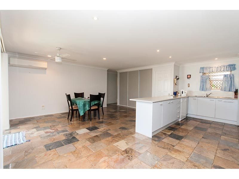 10 Nottingham Place, Highland Park QLD 4211