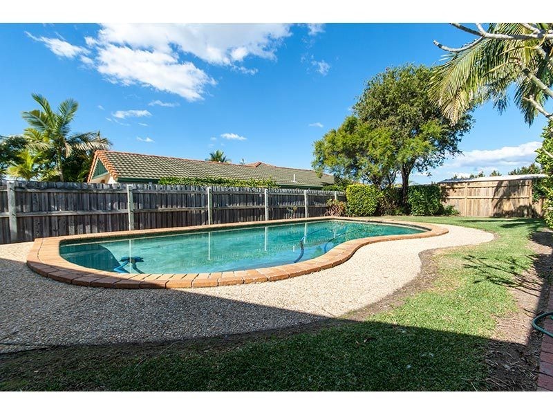 10 Nottingham Place, Highland Park QLD 4211