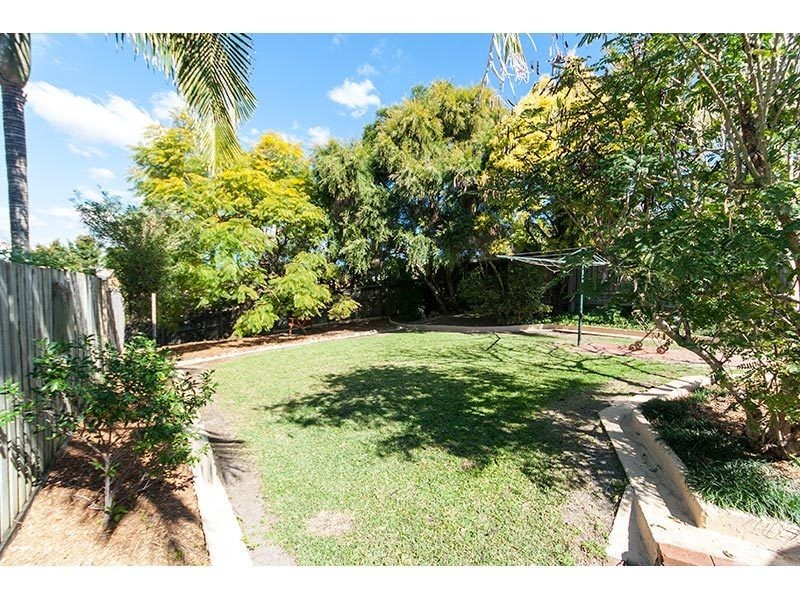 10 Nottingham Place, Highland Park QLD 4211