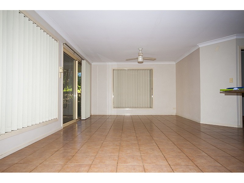 33 Glengarry Close, Highland Park QLD 4211