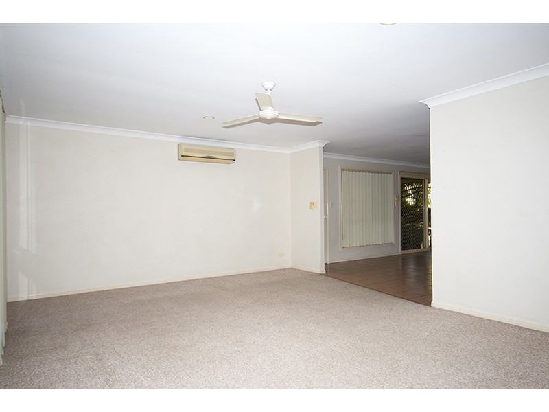 33 Glengarry Close, Highland Park QLD 4211