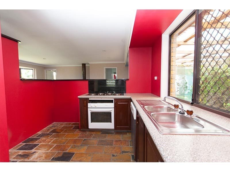 16 Jabiluka Drive, Highland Park QLD 4211