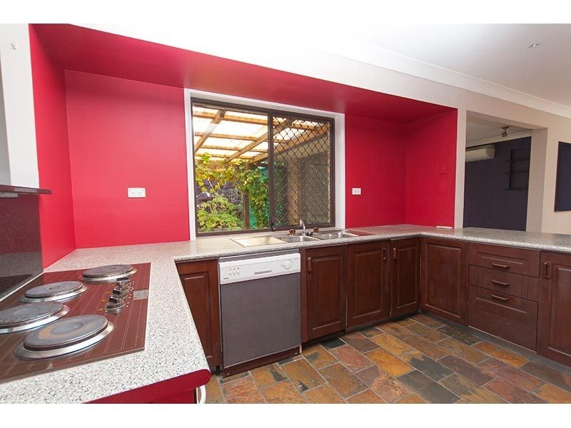 16 Jabiluka Drive, Highland Park QLD 4211