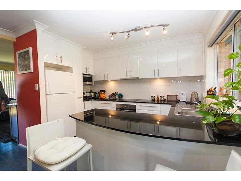 2/130-132 Pappas Way, Carrara QLD 4211