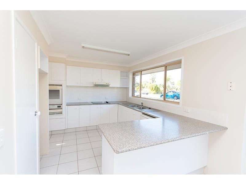 8 Crocus Way, Gaven QLD 4211