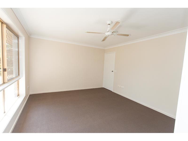 8 Crocus Way, Gaven QLD 4211