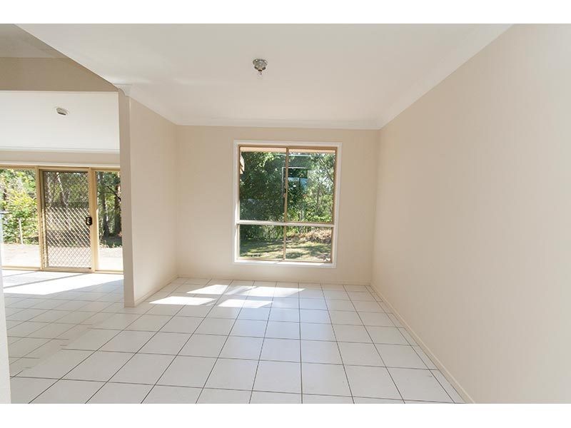 8 Crocus Way, Gaven QLD 4211