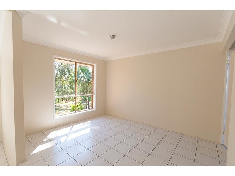 8 Crocus Way, Gaven QLD 4211