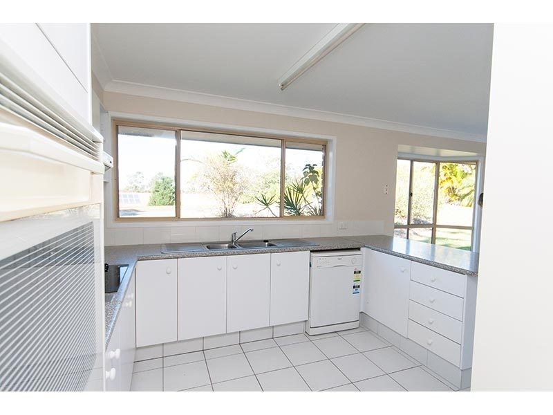 8 Crocus Way, Gaven QLD 4211