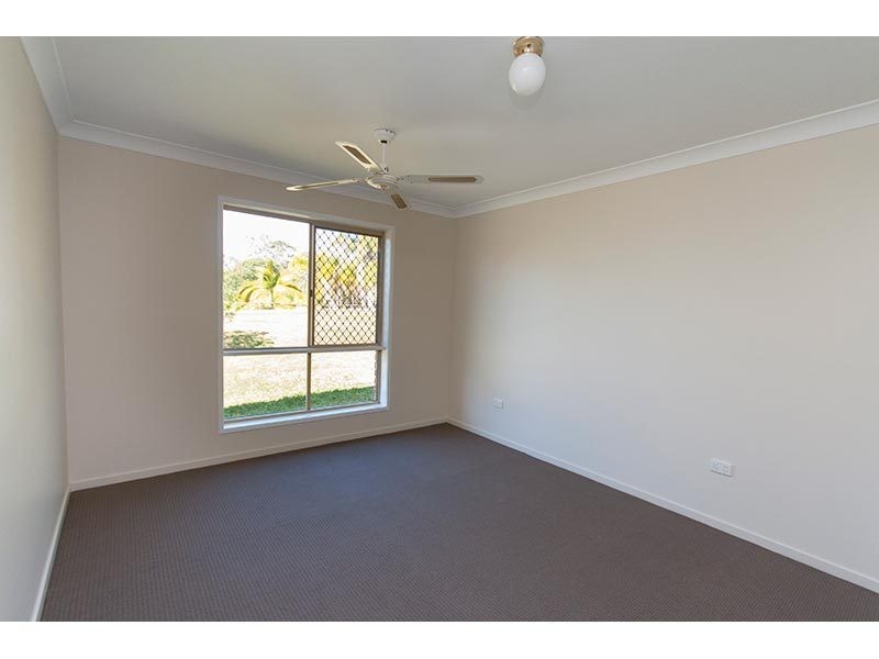 8 Crocus Way, Gaven QLD 4211
